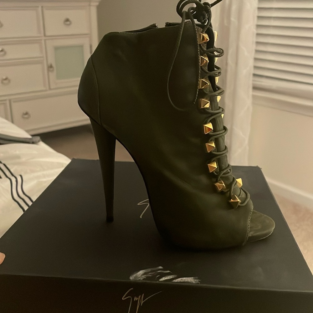 Giuseppe Zanotti Suede Bootie
